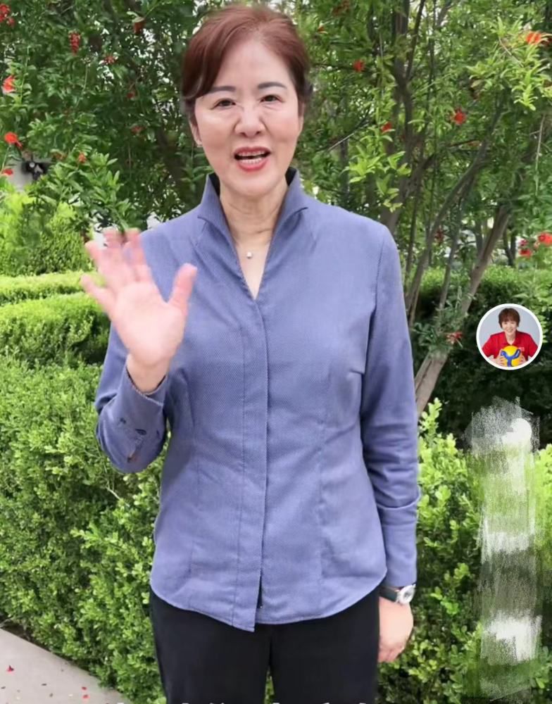 萧老太太不屑的说：你是不是想让我去住你们四口人以前住的那个老房子？我告诉你，门儿都没有。